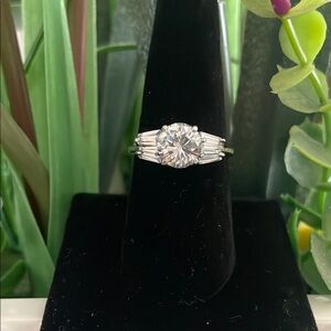 Elegant Silver Ring with Clear Stone